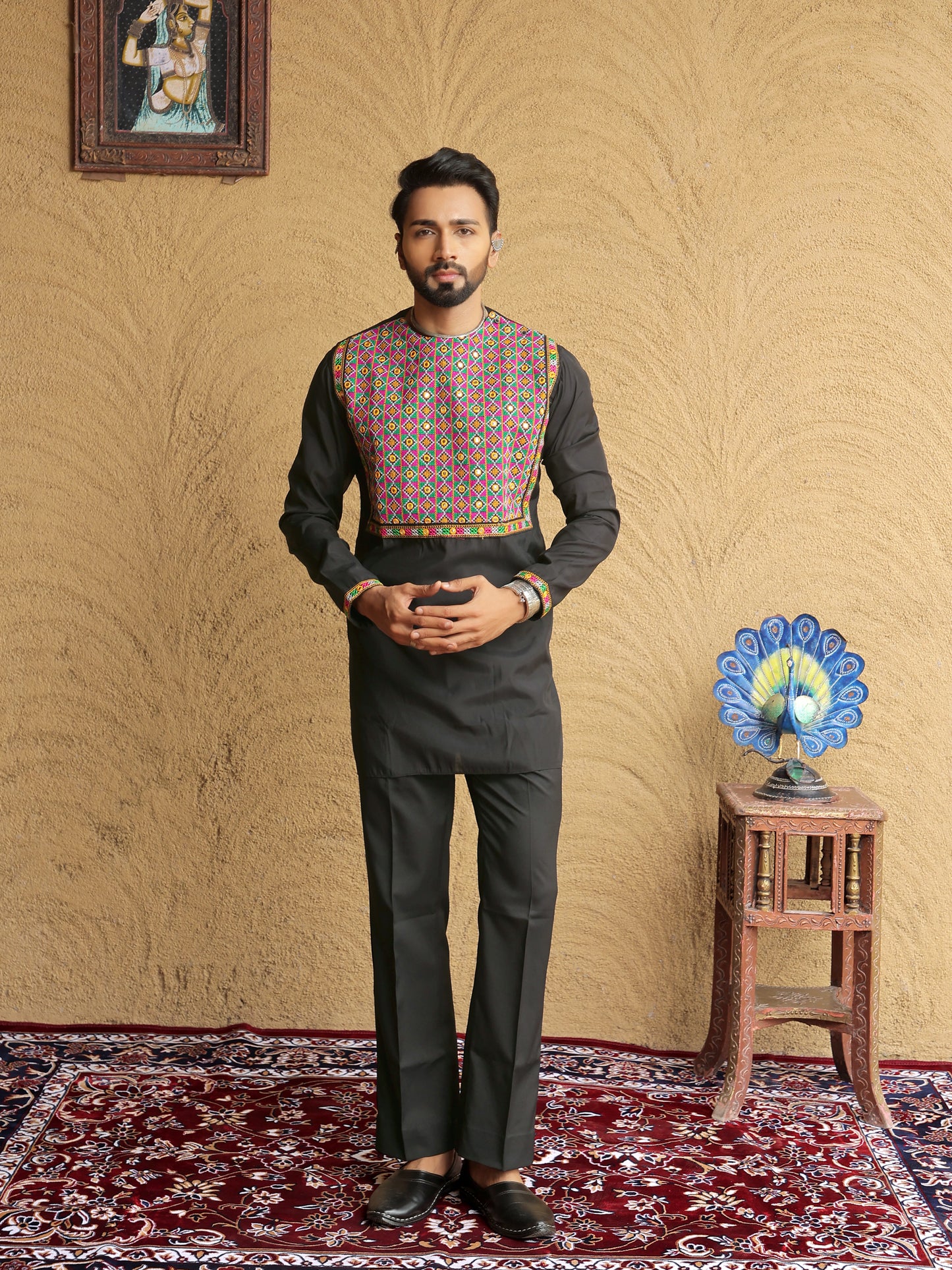 Black Embroidered Geometric Motif Kurta