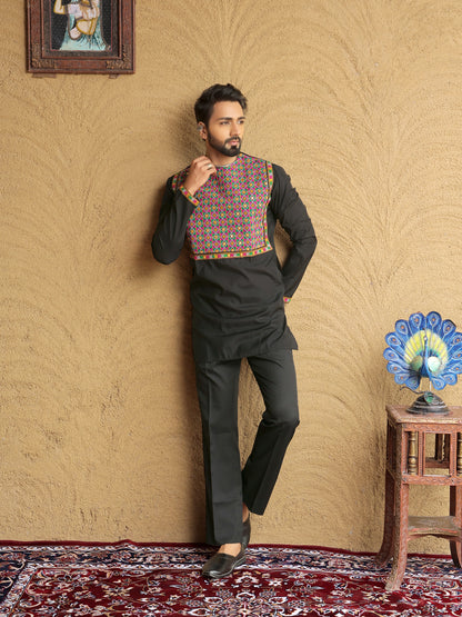 Black Embroidered Geometric Motif Kurta