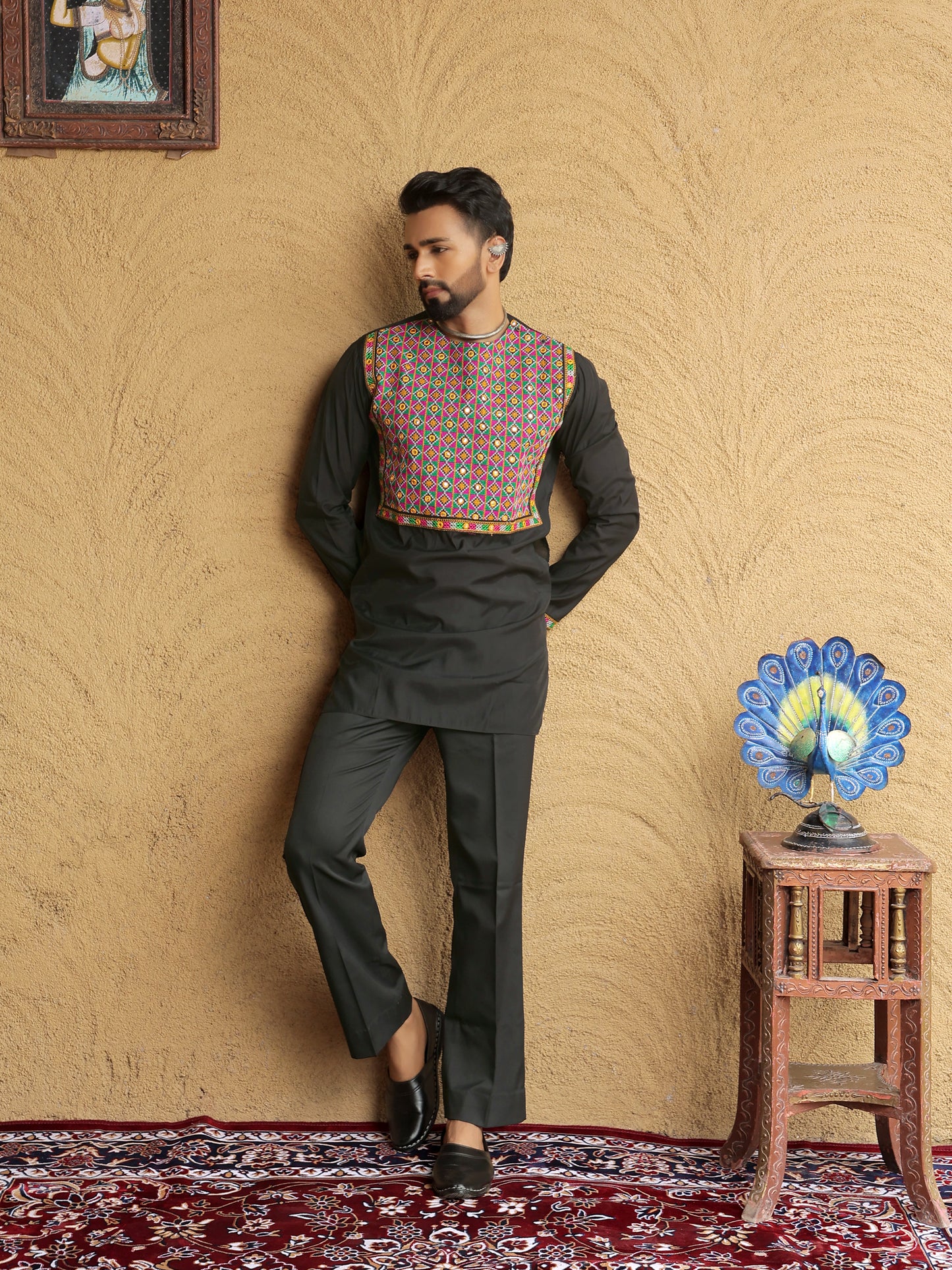 Black Embroidered Geometric Motif Kurta