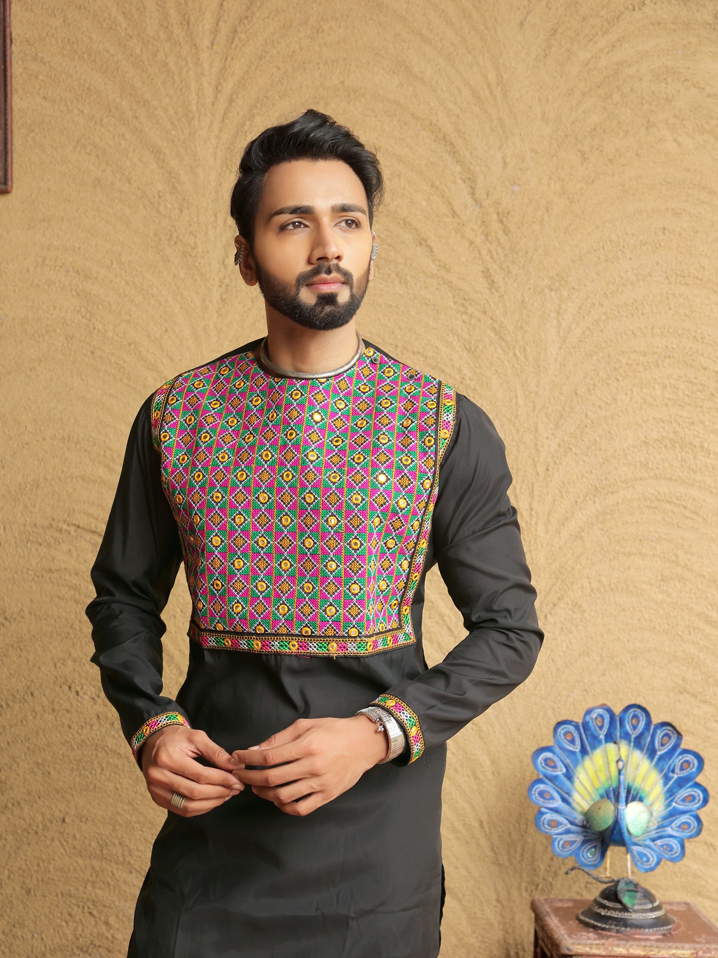 Black Embroidered Geometric Motif Kurta
