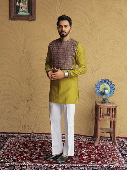 Green Embroidered Geometric Motif Kurta