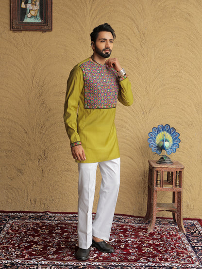 Green Embroidered Geometric Motif Kurta