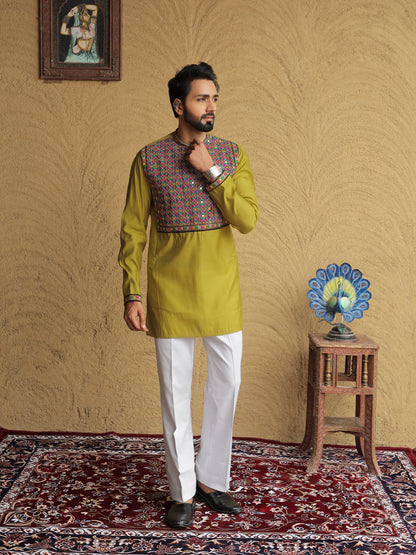 Green Embroidered Geometric Motif Kurta
