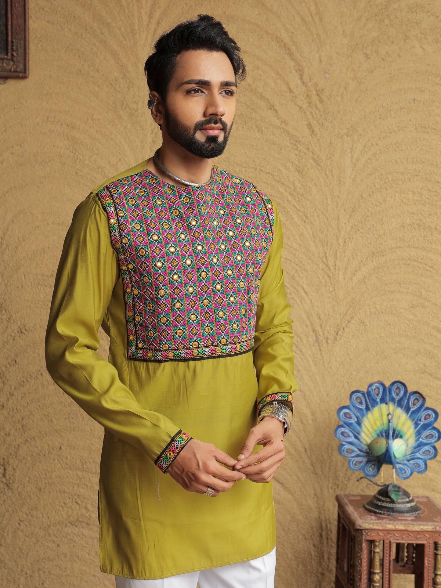 Green Embroidered Geometric Motif Kurta
