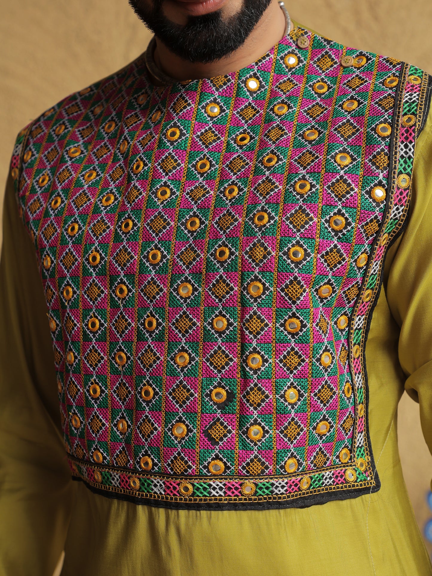 Green Embroidered Geometric Motif Kurta